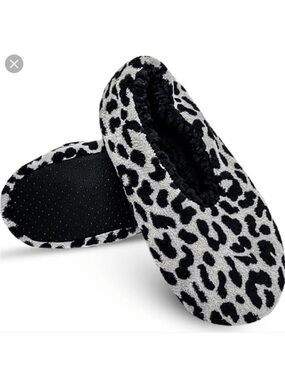 Isaac Mizrahi Leopard Sherpa Lined Slippers